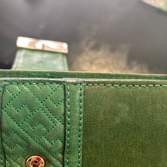 L.A.M.B. by Gwen Stefani Green Leather Wallet - Picture 3 of 7